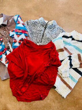 Bundle of 4 Womens tops Size Medium